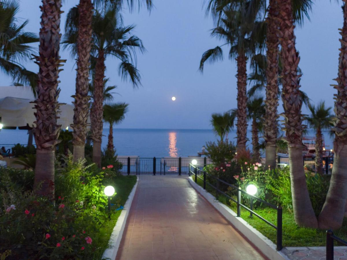 Club Akman Beach Camyuva Luaran gambar