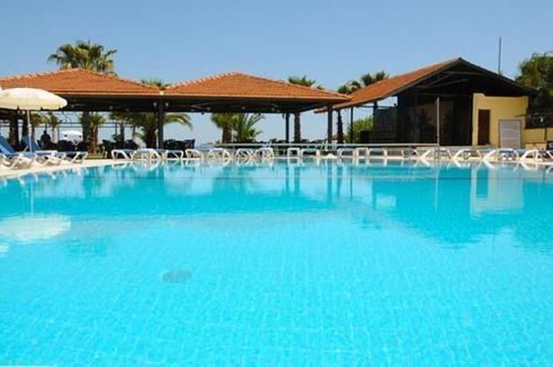 Club Akman Beach Camyuva Luaran gambar