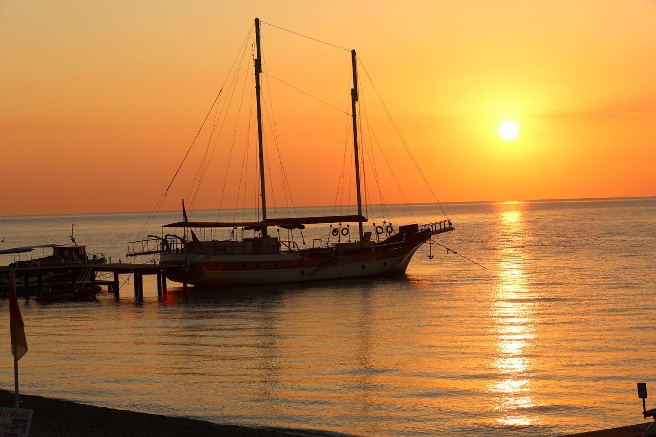 Club Akman Beach Camyuva Luaran gambar