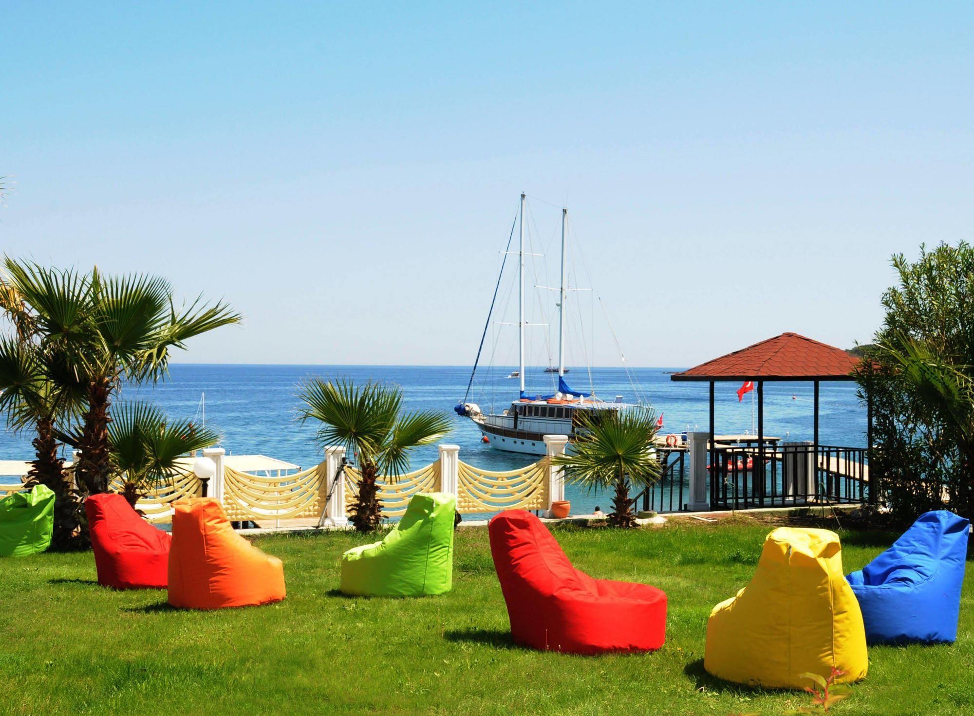 Club Akman Beach Camyuva Luaran gambar